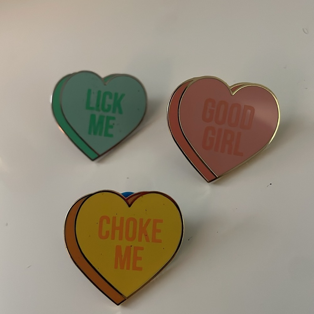 Naughty for Valentines
Set of 3 ❤️ pins